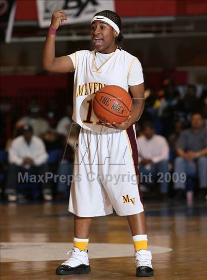 Thumbnail 3 in Mt. Vernon vs. Ossining (Section 1 AA Final) photogallery.