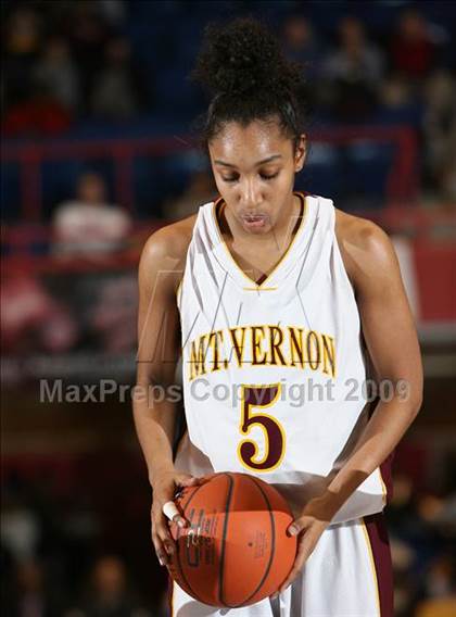 Thumbnail 2 in Mt. Vernon vs. Ossining (Section 1 AA Final) photogallery.
