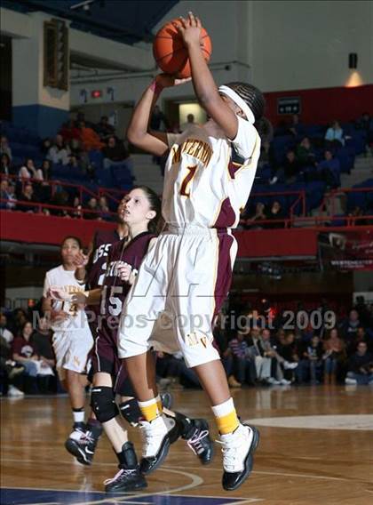 Thumbnail 3 in Mt. Vernon vs. Ossining (Section 1 AA Final) photogallery.