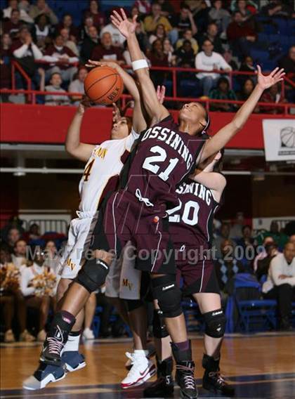 Thumbnail 2 in Mt. Vernon vs. Ossining (Section 1 AA Final) photogallery.
