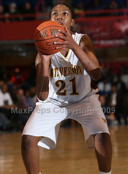 Thumbnail 3 in Mt. Vernon vs. Ossining (Section 1 AA Final) photogallery.