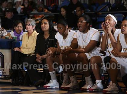 Thumbnail 1 in Mt. Vernon vs. Ossining (Section 1 AA Final) photogallery.