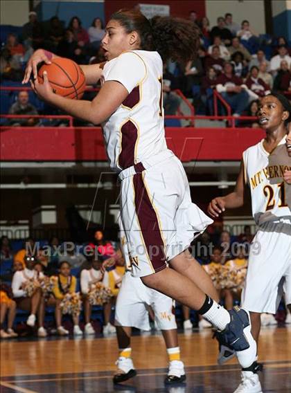 Thumbnail 2 in Mt. Vernon vs. Ossining (Section 1 AA Final) photogallery.