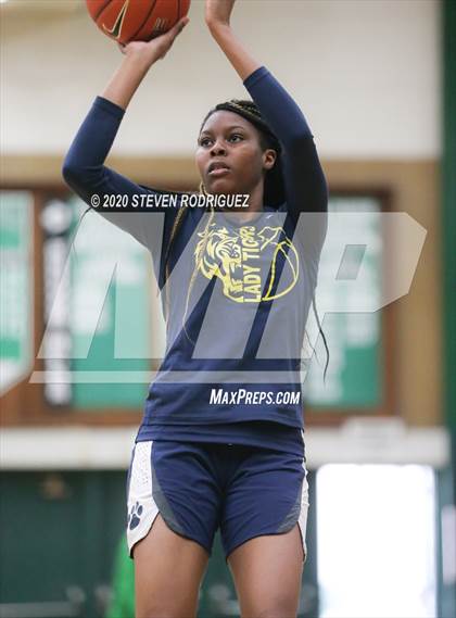 Thumbnail 2 in New Hope Academy vs. St. Mary's photogallery.