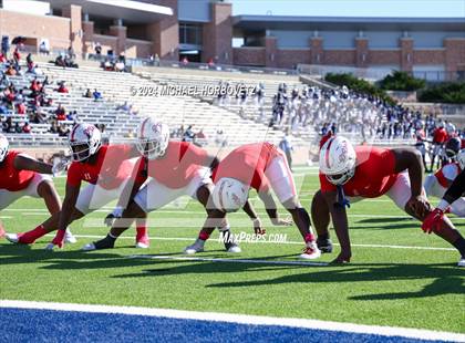 Thumbnail 2 in Duncanville vs. North Crowley (UIL 6A D1 Football Semi Finals) photogallery.