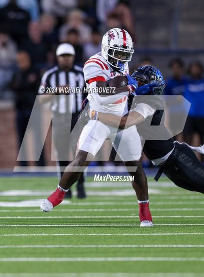 Thumbnail 3 in Duncanville vs. North Crowley (UIL 6A D1 Football Semi Finals) photogallery.
