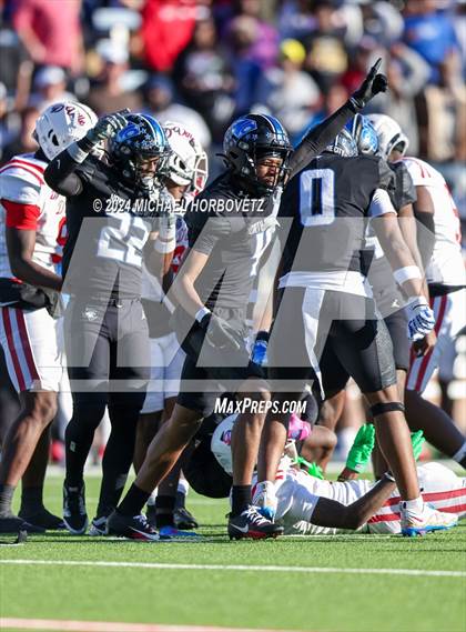 Thumbnail 3 in Duncanville vs. North Crowley (UIL 6A D1 Football Semi Finals) photogallery.