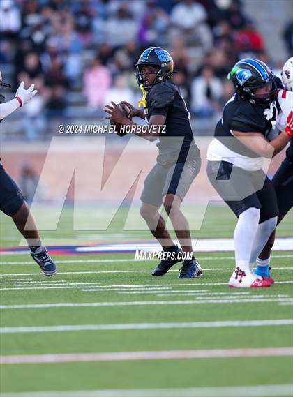 Thumbnail 1 in Duncanville vs. North Crowley (UIL 6A D1 Football Semi Finals) photogallery.