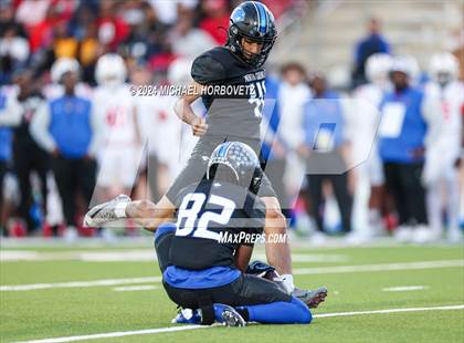 Thumbnail 2 in Duncanville vs. North Crowley (UIL 6A D1 Football Semi Finals) photogallery.