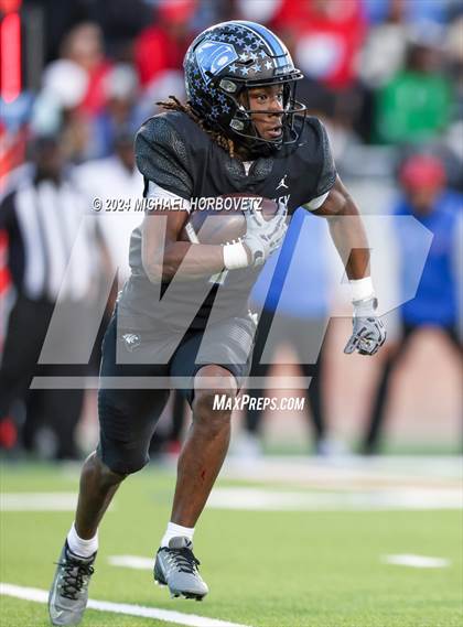Thumbnail 3 in Duncanville vs. North Crowley (UIL 6A D1 Football Semi Finals) photogallery.