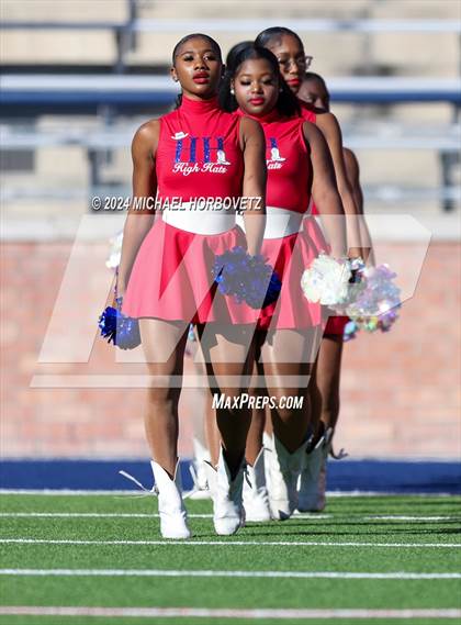 Thumbnail 3 in Duncanville vs. North Crowley (UIL 6A D1 Football Semi Finals) photogallery.