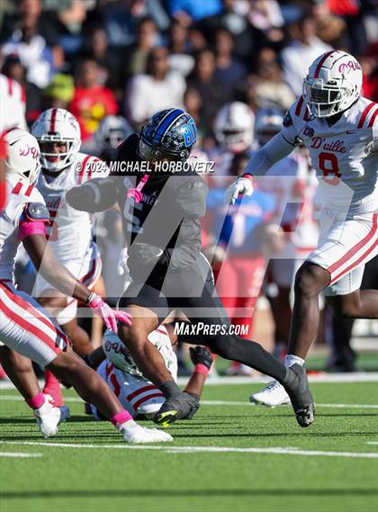 Thumbnail 3 in Duncanville vs. North Crowley (UIL 6A D1 Football Semi Finals) photogallery.