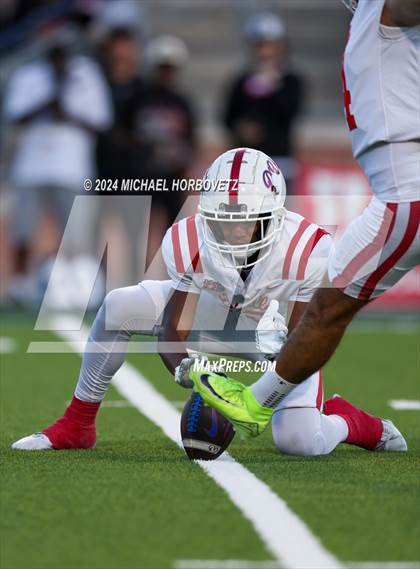 Thumbnail 1 in Duncanville vs. North Crowley (UIL 6A D1 Football Semi Finals) photogallery.