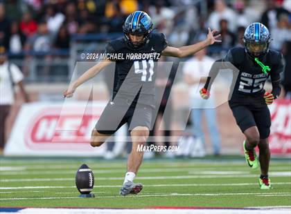 Thumbnail 3 in Duncanville vs. North Crowley (UIL 6A D1 Football Semi Finals) photogallery.