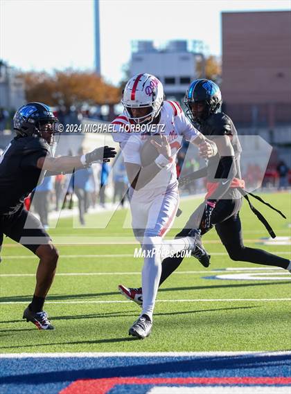 Thumbnail 2 in Duncanville vs. North Crowley (UIL 6A D1 Football Semi Finals) photogallery.