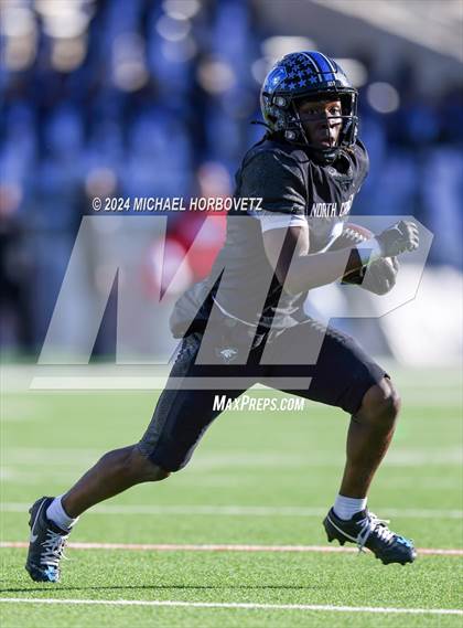 Thumbnail 1 in Duncanville vs. North Crowley (UIL 6A D1 Football Semi Finals) photogallery.