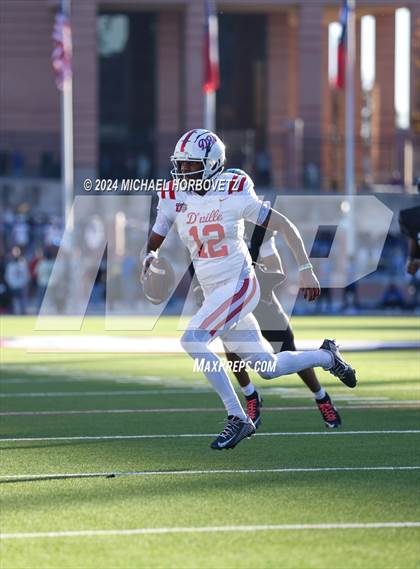 Thumbnail 2 in Duncanville vs. North Crowley (UIL 6A D1 Football Semi Finals) photogallery.