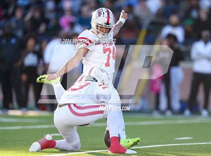 Thumbnail 2 in Duncanville vs. North Crowley (UIL 6A D1 Football Semi Finals) photogallery.