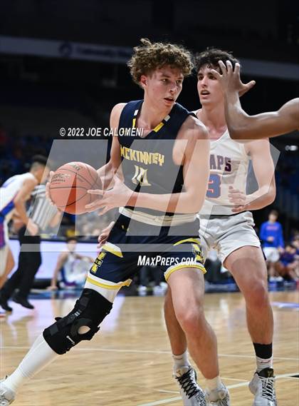 Thumbnail 2 in Westlake vs McKinney (UIL 6A State Semifinal) photogallery.