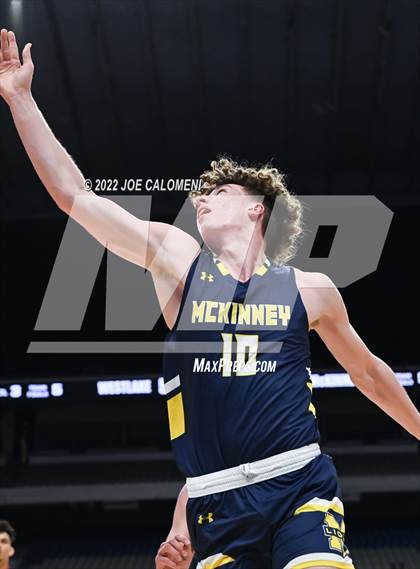 Thumbnail 3 in Westlake vs McKinney (UIL 6A State Semifinal) photogallery.
