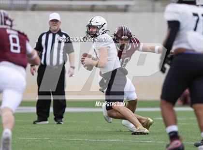 Thumbnail 3 in Randle vs. Bastrop (UIL 5A D2 Football Region 3 Regional) photogallery.