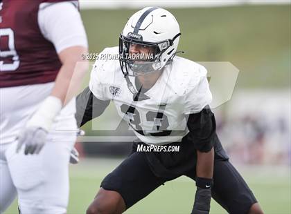 Thumbnail 1 in Randle vs. Bastrop (UIL 5A D2 Football Region 3 Regional) photogallery.