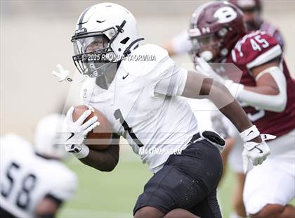 Thumbnail 2 in Randle vs. Bastrop (UIL 5A D2 Football Region 3 Regional) photogallery.