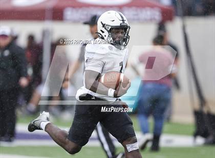 Thumbnail 1 in Randle vs. Bastrop (UIL 5A D2 Football Region 3 Regional) photogallery.