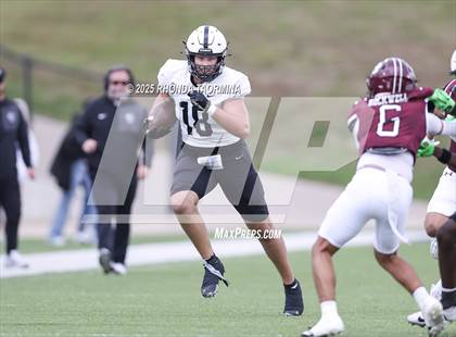 Thumbnail 2 in Randle vs. Bastrop (UIL 5A D2 Football Region 3 Regional) photogallery.