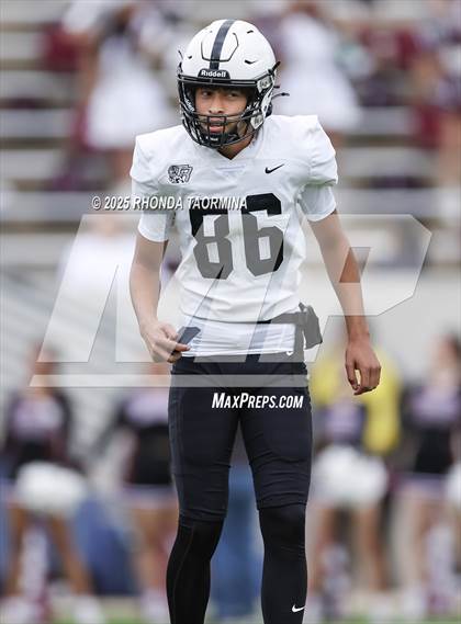 Thumbnail 2 in Randle vs. Bastrop (UIL 5A D2 Football Region 3 Regional) photogallery.