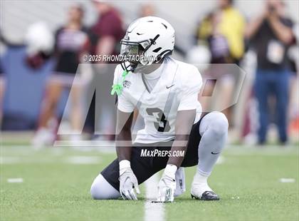 Thumbnail 3 in Randle vs. Bastrop (UIL 5A D2 Football Region 3 Regional) photogallery.