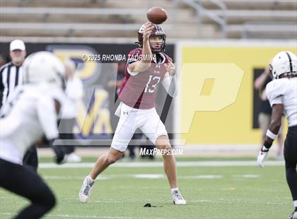 Thumbnail 1 in Randle vs. Bastrop (UIL 5A D2 Football Region 3 Regional) photogallery.