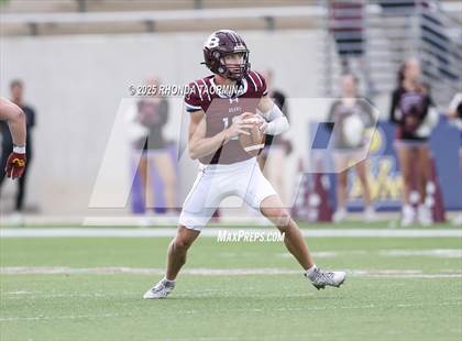 Thumbnail 2 in Randle vs. Bastrop (UIL 5A D2 Football Region 3 Regional) photogallery.