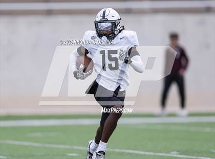 Thumbnail 3 in Randle vs. Bastrop (UIL 5A D2 Football Region 3 Regional) photogallery.