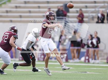 Thumbnail 2 in Randle vs. Bastrop (UIL 5A D2 Football Region 3 Regional) photogallery.