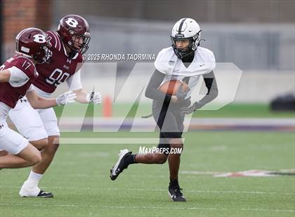Thumbnail 3 in Randle vs. Bastrop (UIL 5A D2 Football Region 3 Regional) photogallery.