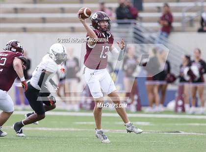 Thumbnail 1 in Randle vs. Bastrop (UIL 5A D2 Football Region 3 Regional) photogallery.