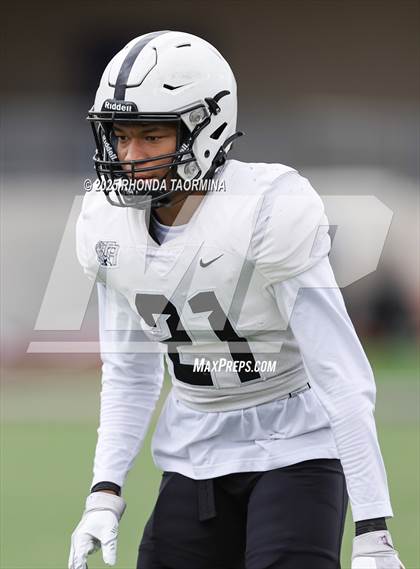 Thumbnail 1 in Randle vs. Bastrop (UIL 5A D2 Football Region 3 Regional) photogallery.