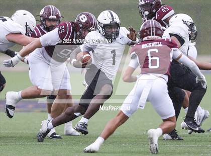 Thumbnail 2 in Randle vs. Bastrop (UIL 5A D2 Football Region 3 Regional) photogallery.