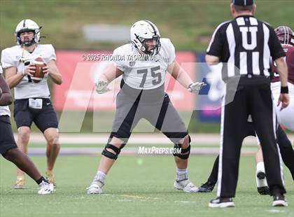 Thumbnail 3 in Randle vs. Bastrop (UIL 5A D2 Football Region 3 Regional) photogallery.