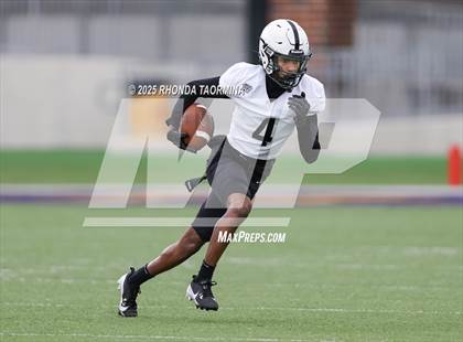 Thumbnail 2 in Randle vs. Bastrop (UIL 5A D2 Football Region 3 Regional) photogallery.