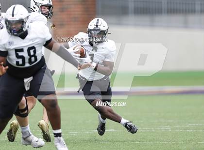 Thumbnail 3 in Randle vs. Bastrop (UIL 5A D2 Football Region 3 Regional) photogallery.