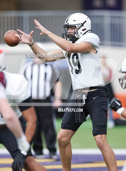 Thumbnail 1 in Randle vs. Bastrop (UIL 5A D2 Football Region 3 Regional) photogallery.