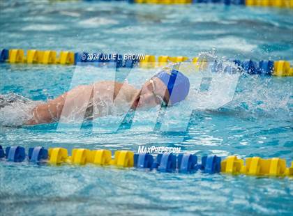 Thumbnail 1 in IHSAA Sectional 9 Finals photogallery.