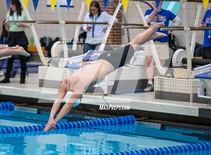 Thumbnail 1 in IHSAA Sectional 9 Finals photogallery.