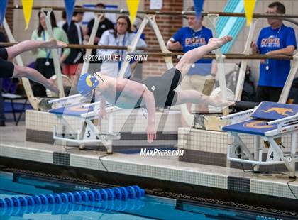 Thumbnail 2 in IHSAA Sectional 9 Finals photogallery.