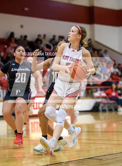 Thumbnail 2 in Hico vs Lingleville (Hico Tournament) photogallery.