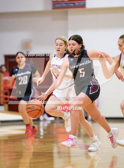 Thumbnail 2 in Hico vs Lingleville (Hico Tournament) photogallery.