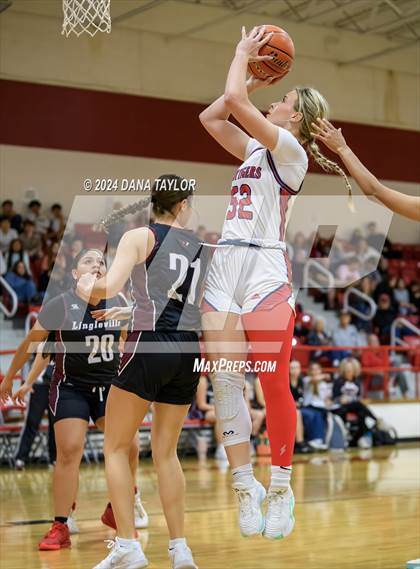Thumbnail 2 in Hico vs Lingleville (Hico Tournament) photogallery.