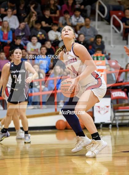 Thumbnail 3 in Hico vs Lingleville (Hico Tournament) photogallery.